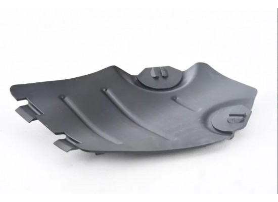 BMW Накладка правая 51717149450 BMW Накладка правая 51717149450