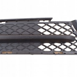 Решетка радиатора BMW частично открытая правая 51117154552 Решетка радиатора BMW частично открытая правая 51117154552