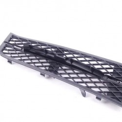 Решетка воздухозаборника BMW открыта справа 51117200698 Решетка воздухозаборника BMW открыта справа 51117200698