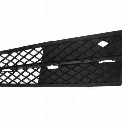 Решетка воздухозаборника BMW частично закрыта слева 51117200699 Решетка воздухозаборника BMW частично закрыта слева 51117200699