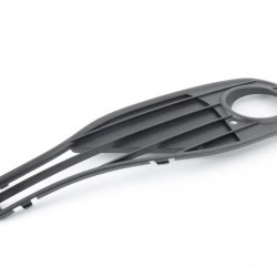 Решетка радиатора BMW частично открытая правая 51117294684 Решетка радиатора BMW частично открытая правая 51117294684