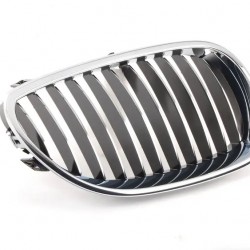 Решетка радиатора BMW правая 51137065702 Решетка радиатора BMW правая 51137065702