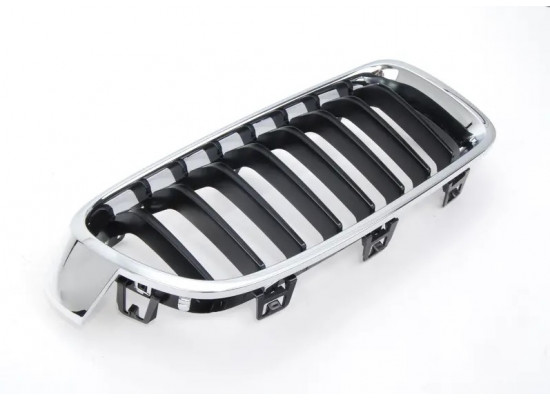 Решетка радиатора BMW передняя правая 51137260498