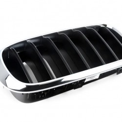 Решетка радиатора BMW передняя правая 51137294486 Решетка радиатора BMW передняя правая 51137294486