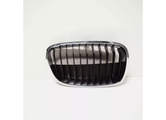 Решетка радиатора BMW передняя правая 51137324390