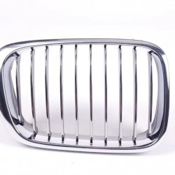 Решетка радиатора BMW правая 51138208490 Решетка радиатора BMW правая 51138208490