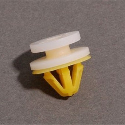 Land Rover Clip Rear Trunk Lid Lr106830 Dyc101420 Land Rover Clip Rear Trunk Lid Lr106830 Dyc101420